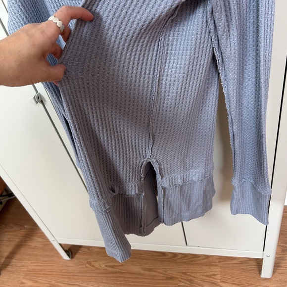 We the Free Free People Gray North Shore Long sleeve Thermal Top - sz M - Picture 8 of 12